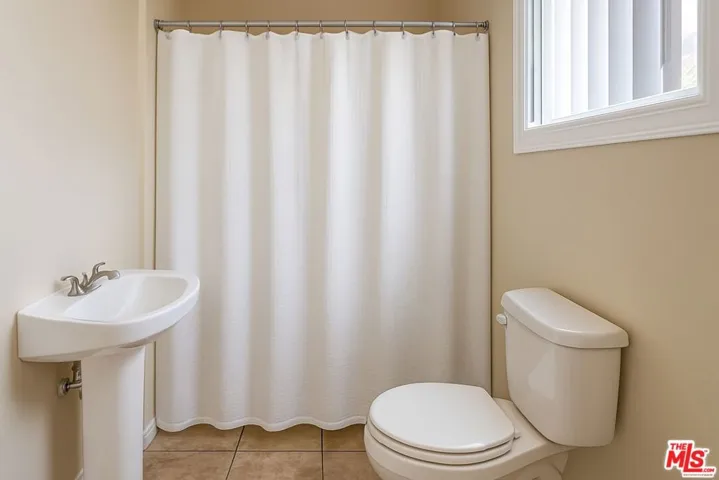 Virtual Stage Bathroom