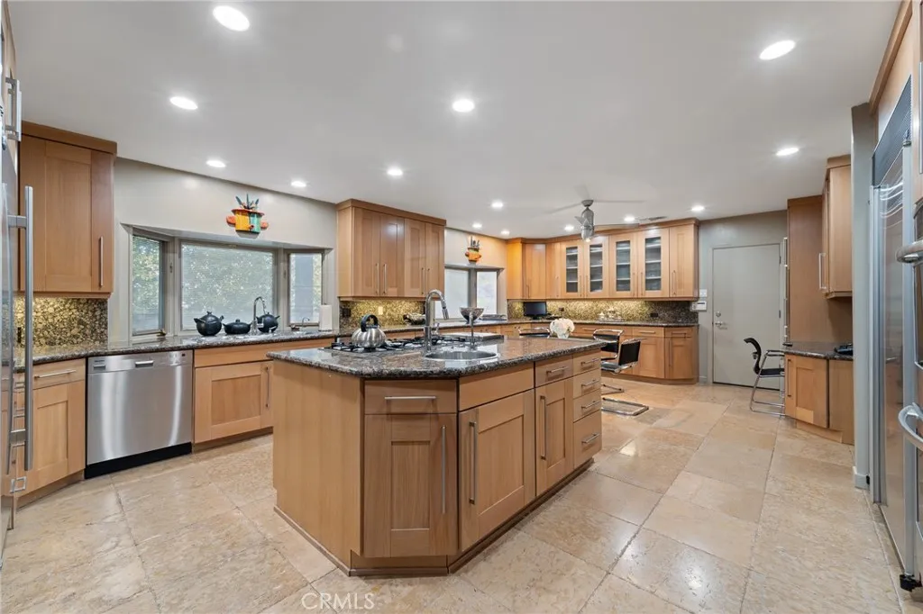 3601 Cananea, Encino, California 91436 home-pic-23