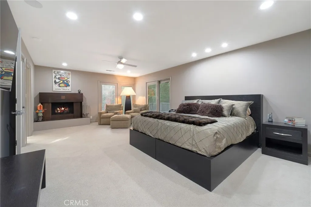 3601 Cananea, Encino, California 91436 home-pic-40