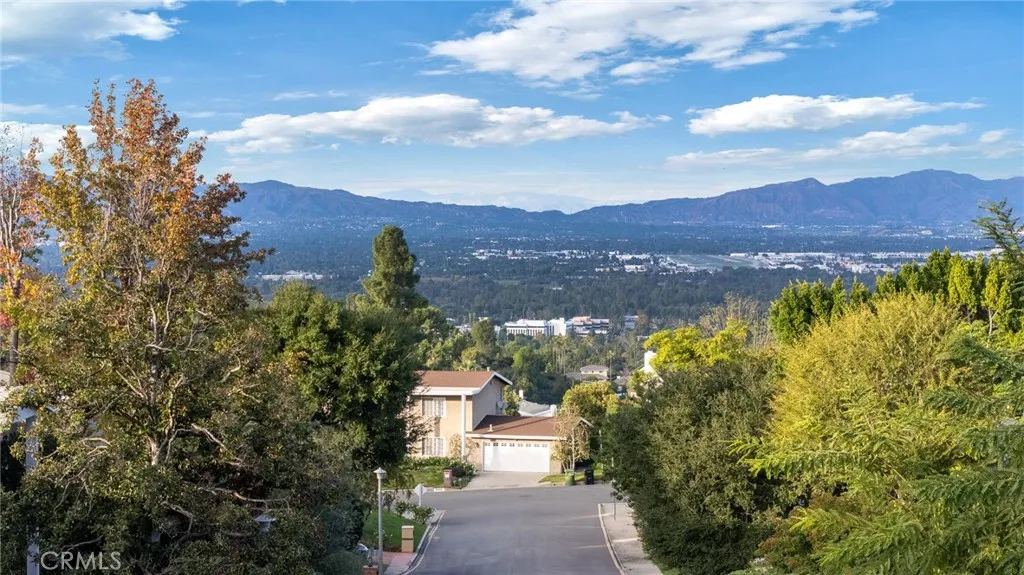 3601 Cananea, Encino, California 91436 home-pic-54