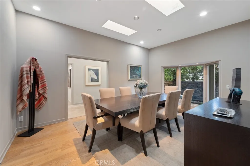 3601 Cananea, Encino, California 91436 home-pic-13