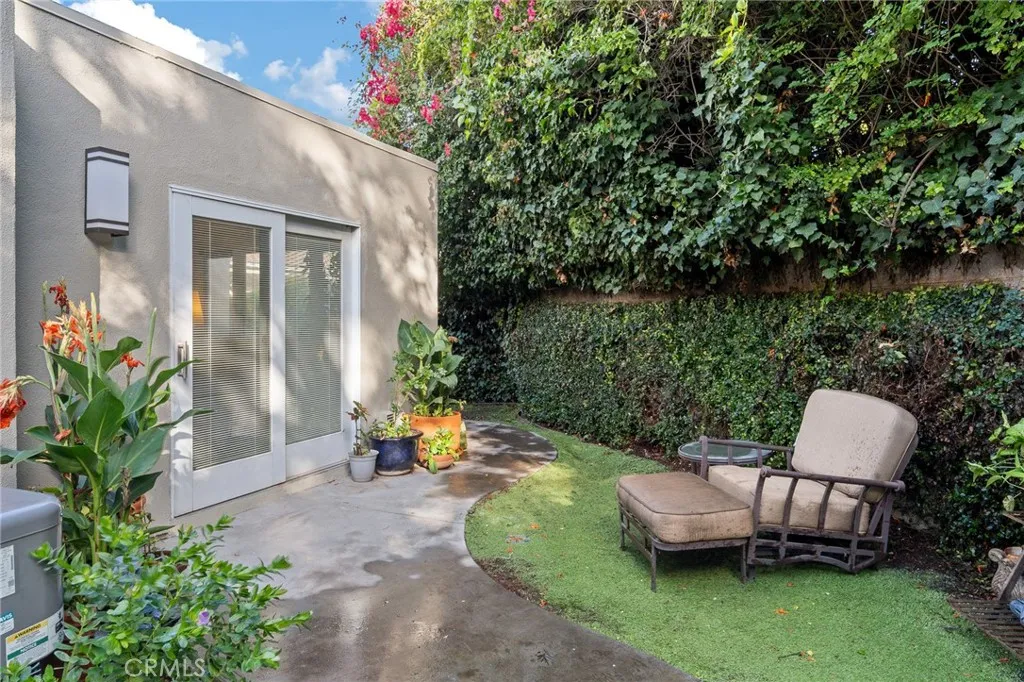 3601 Cananea, Encino, California 91436 home-pic-51
