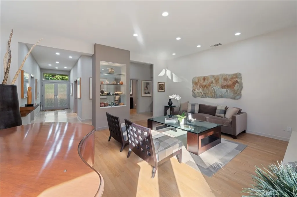 3601 Cananea, Encino, California 91436 home-pic-8