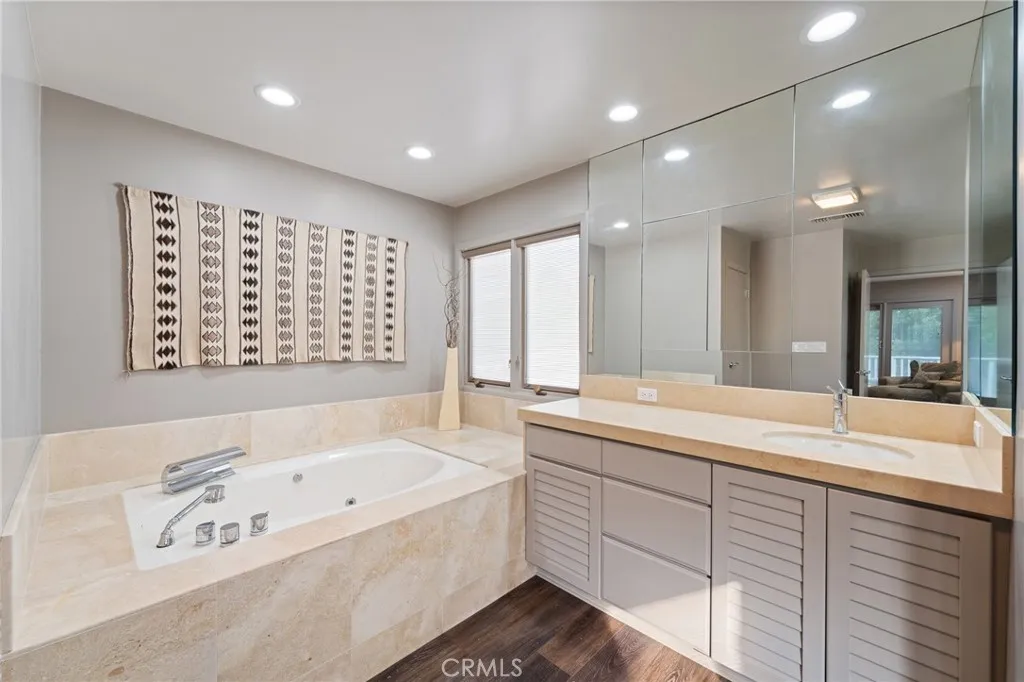 3601 Cananea, Encino, California 91436 home-pic-46