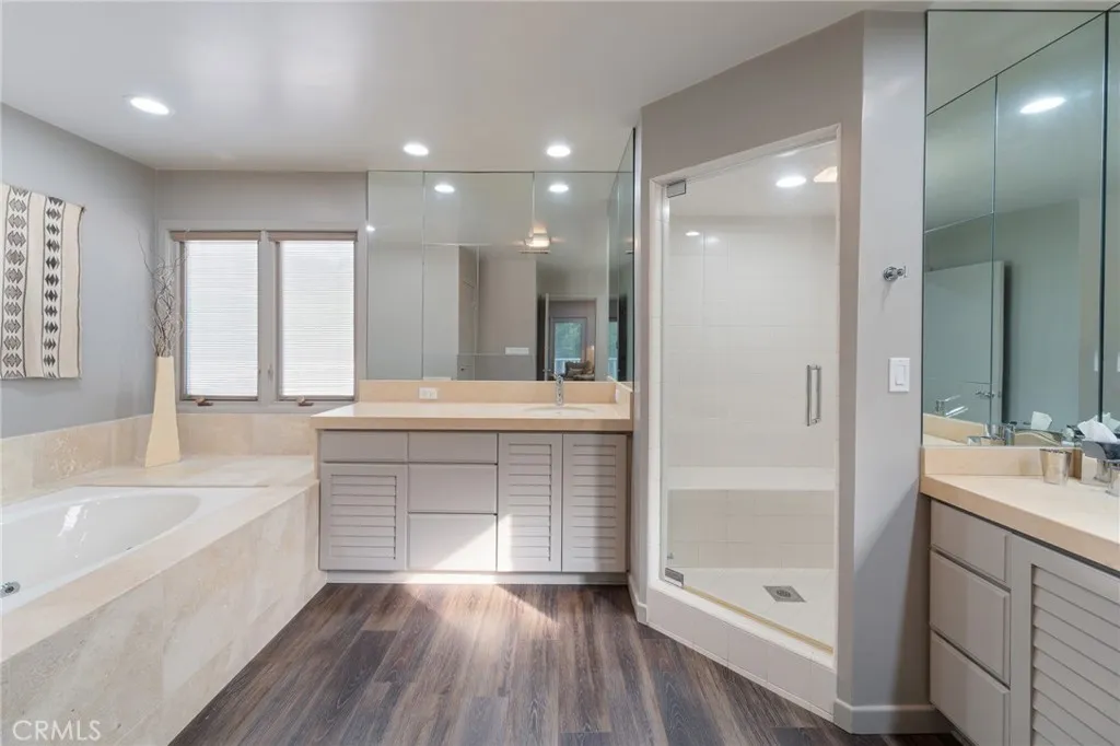 3601 Cananea, Encino, California 91436 home-pic-43