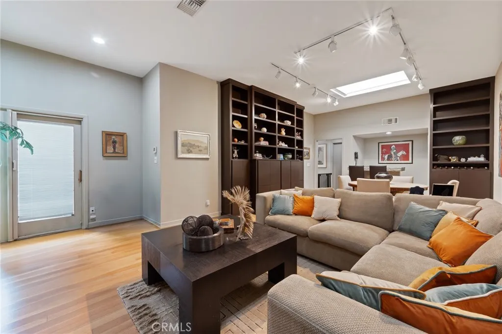 3601 Cananea, Encino, California 91436 home-pic-18