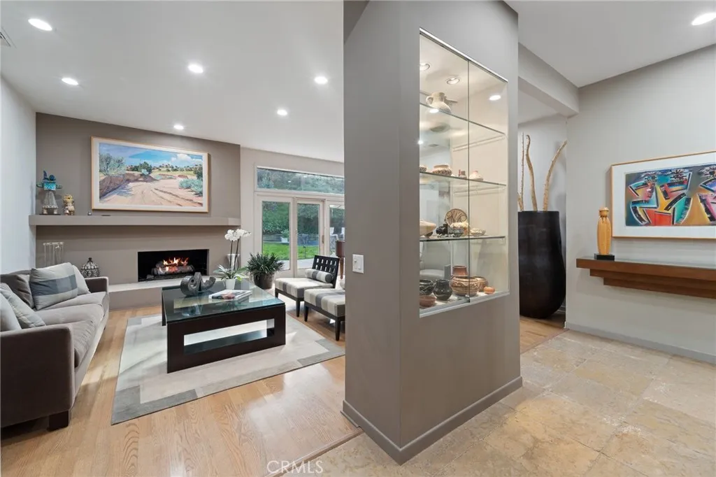 3601 Cananea, Encino, California 91436 home-pic-9