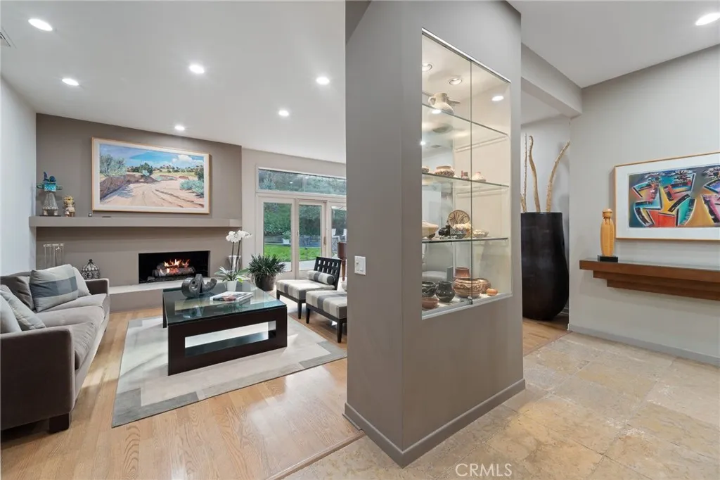 3601 Cananea, Encino, California 91436 home-pic-11