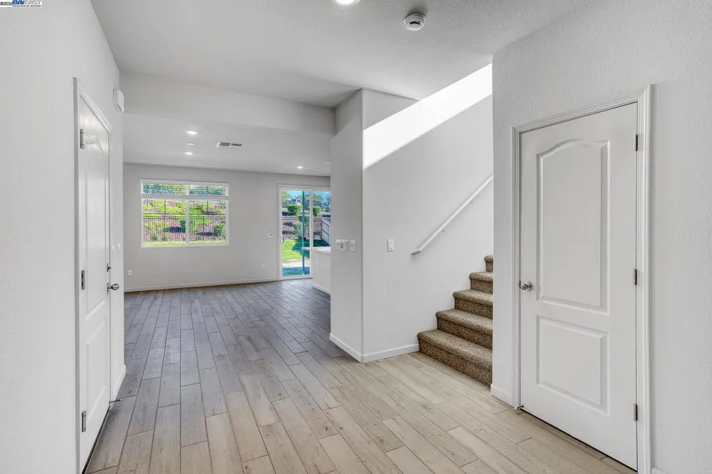 4112 Markovich Ct, Richmond, California 94806 home-pic-6