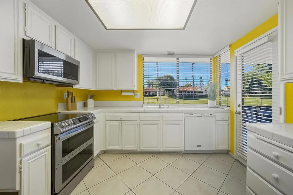 25 Torremolinos Drive, Rancho Mirage, California 92270 home-pic-11