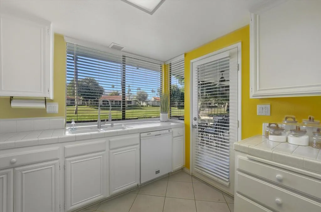 25 Torremolinos Drive, Rancho Mirage, California 92270 home-pic-12