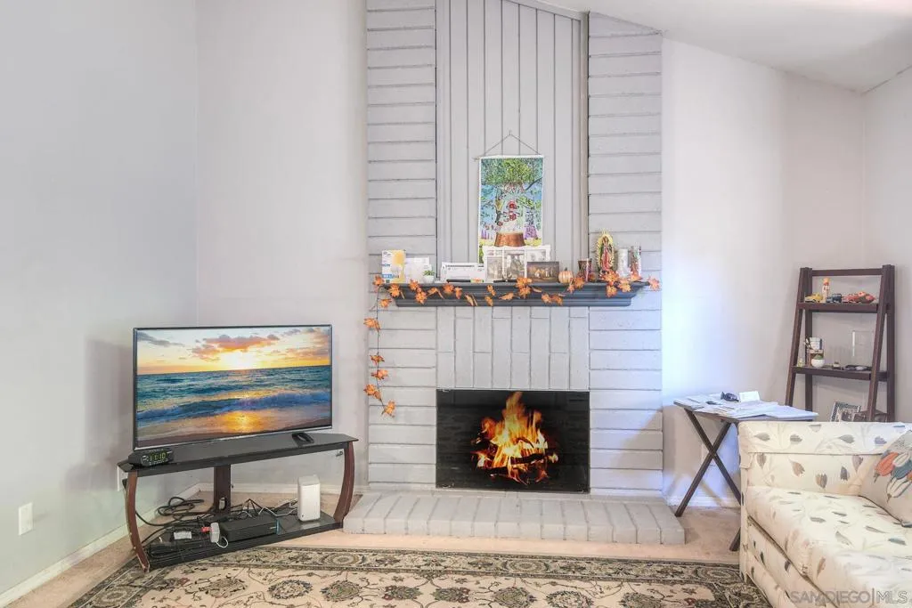 2049 Golden Circle Dr, Escondido, California 92026 home-pic-5