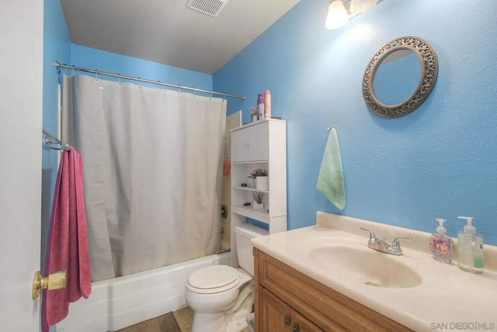 2049 Golden Circle Dr, Escondido, California 92026 home-pic-12