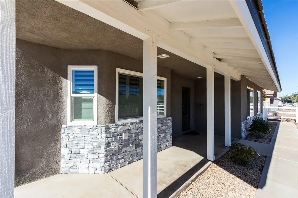 7486 Langdon, Hesperia, California 92345 home-pic-9