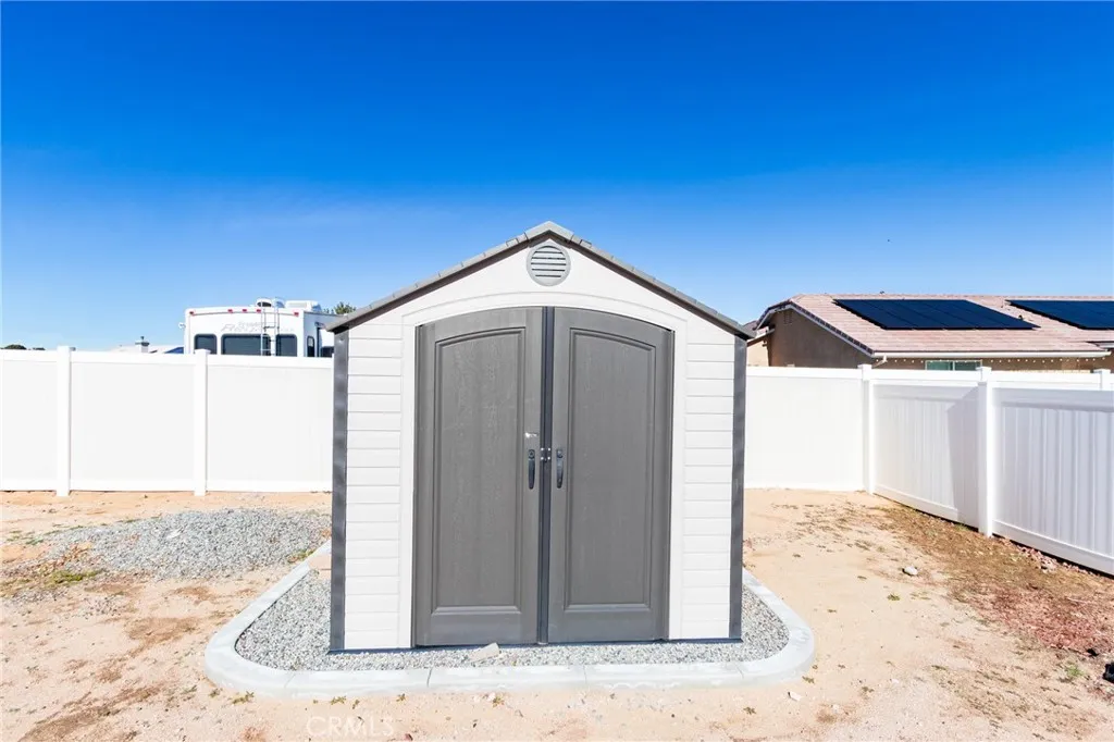 7486 Langdon, Hesperia, California 92345 home-pic-55
