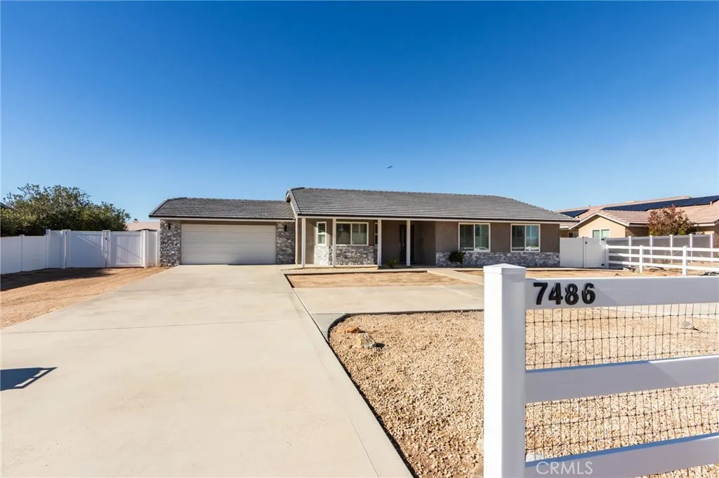 7486 Langdon, Hesperia, California 92345 home-pic-4