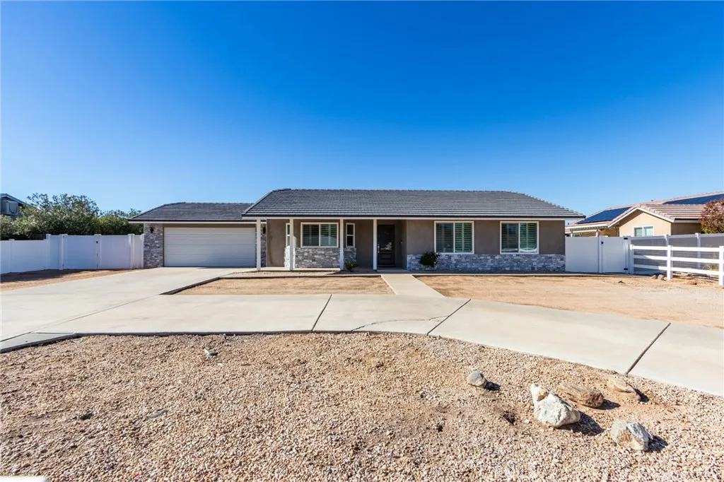 7486 Langdon, Hesperia, California 92345 home-pic-3