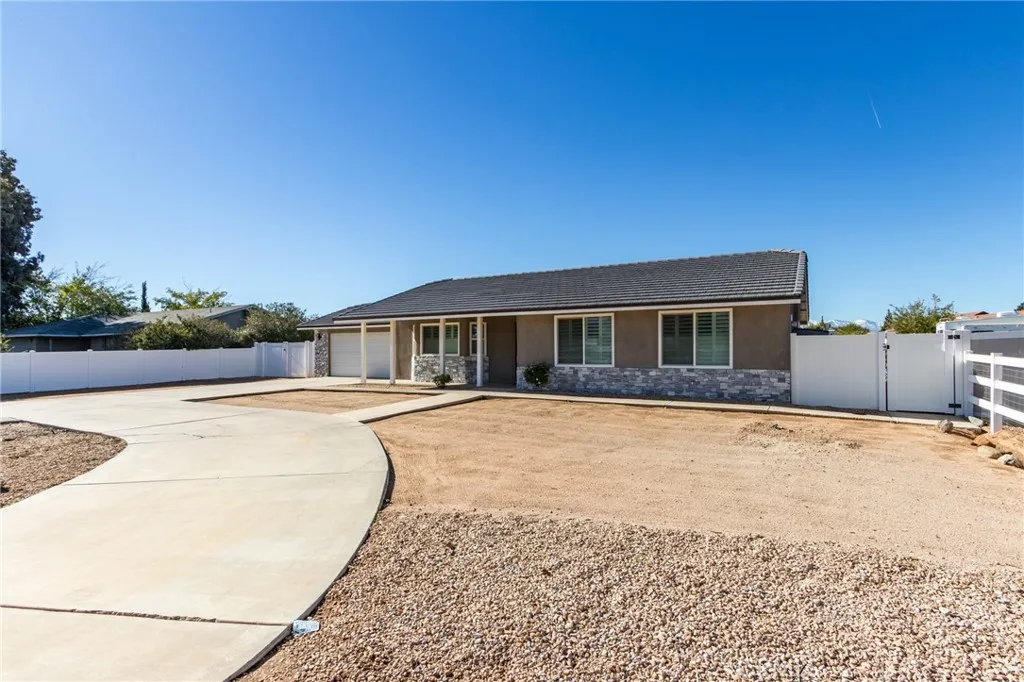 7486 Langdon, Hesperia, California 92345 home-pic-7