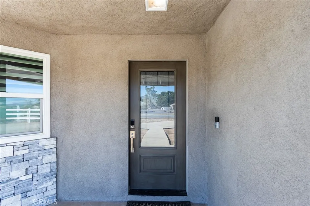 7486 Langdon, Hesperia, California 92345 home-pic-10