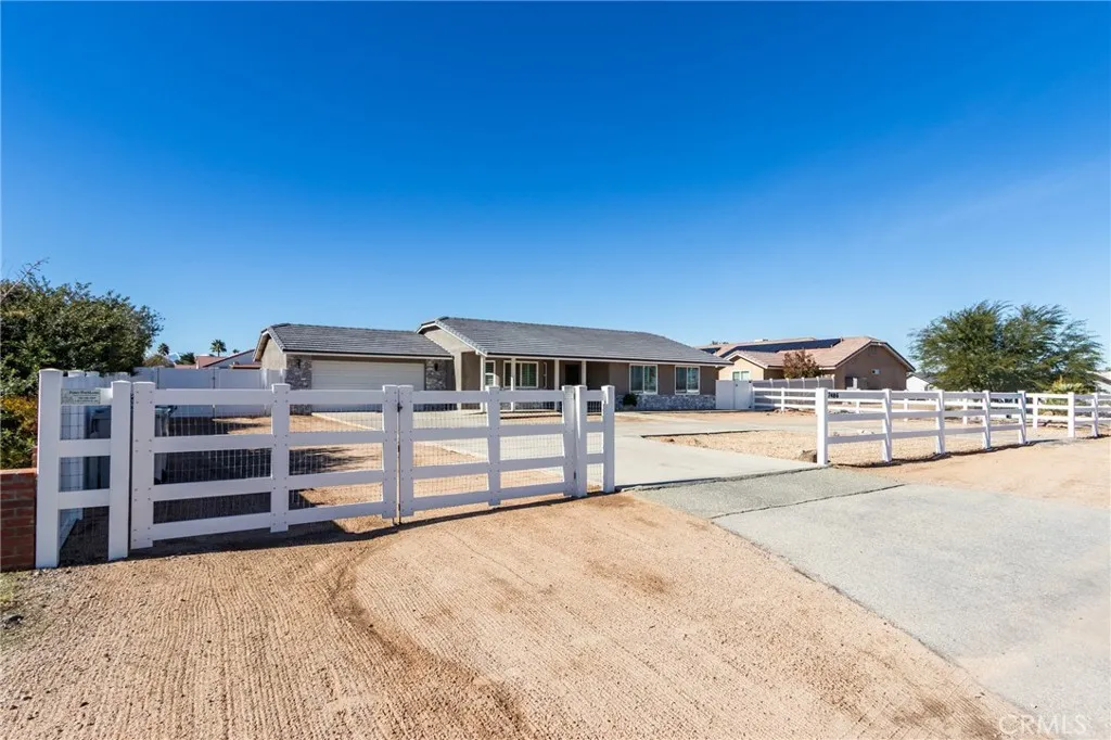 7486 Langdon, Hesperia, California 92345 home-pic-1