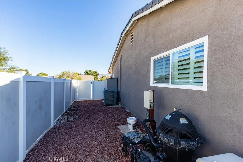 7486 Langdon, Hesperia, California 92345 home-pic-45