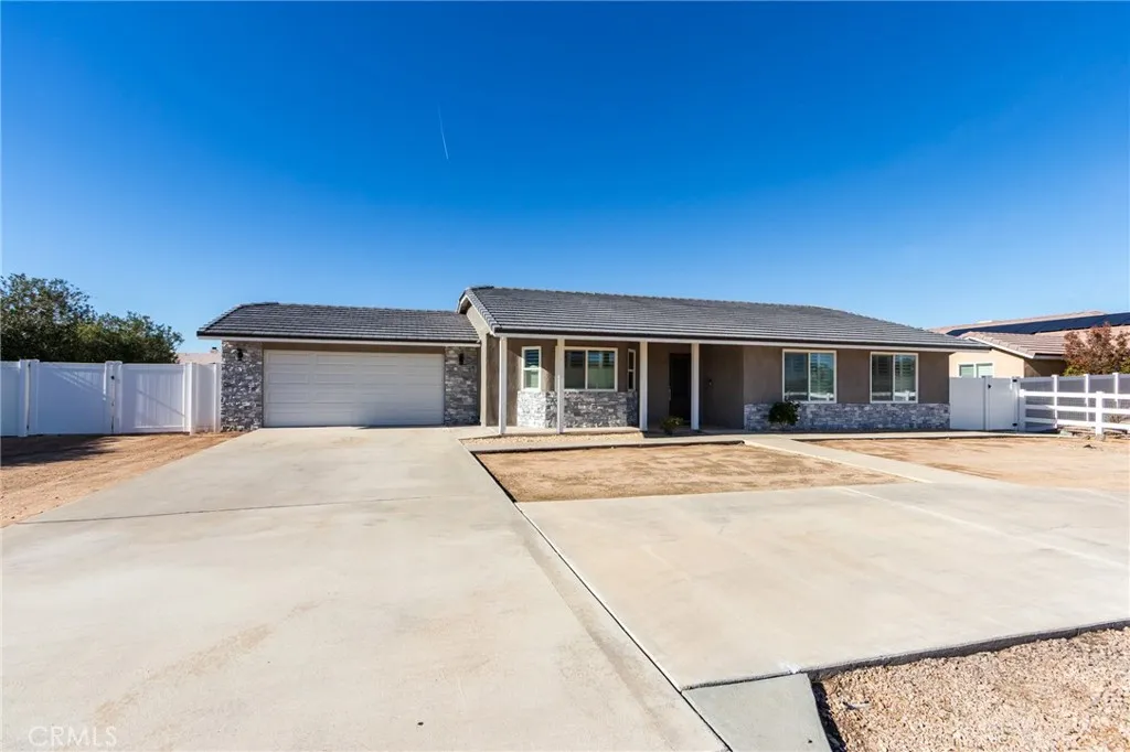 7486 Langdon, Hesperia, California 92345 home-pic-5