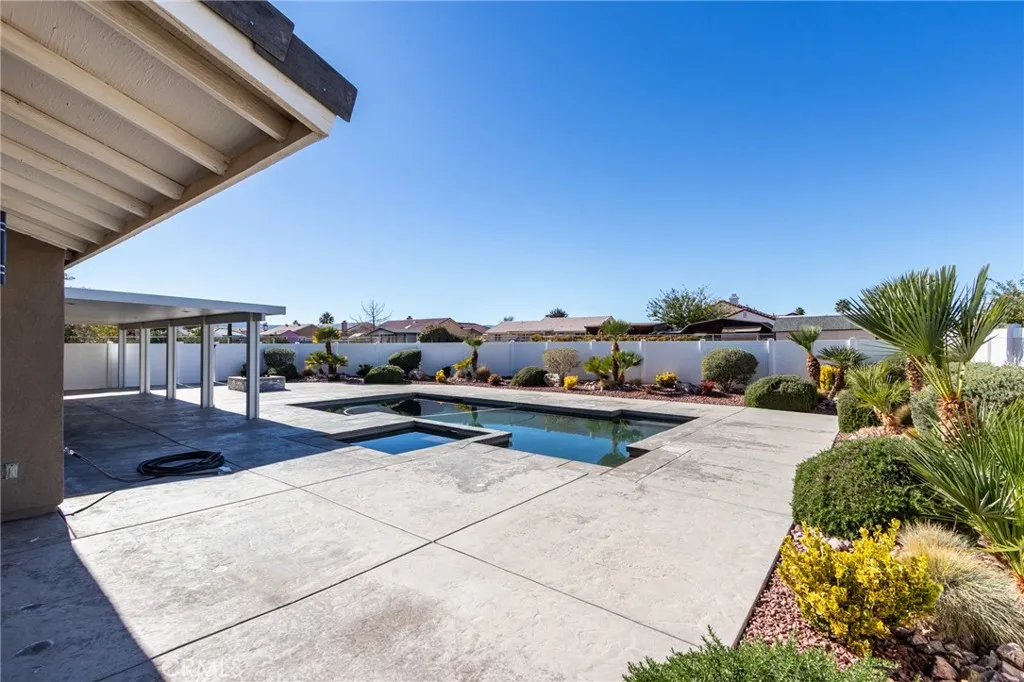 7486 Langdon, Hesperia, California 92345 home-pic-46