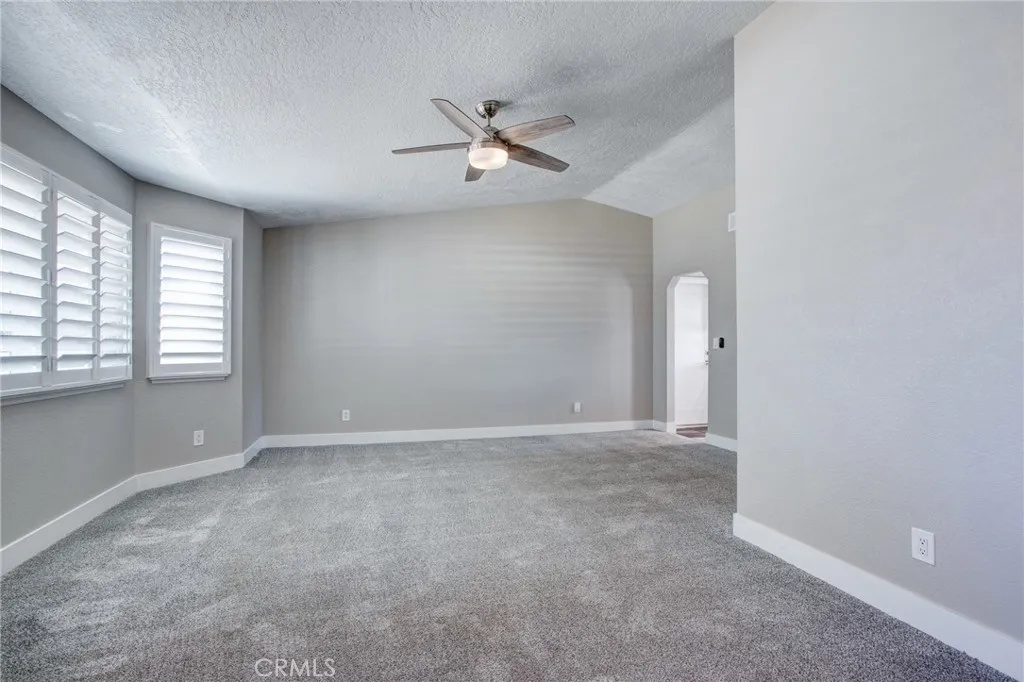7486 Langdon, Hesperia, California 92345 home-pic-12