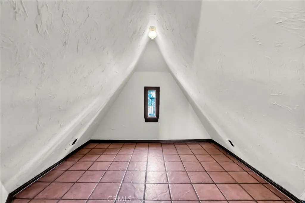4721 Somerset, Riverside, California 92507 home-pic-40