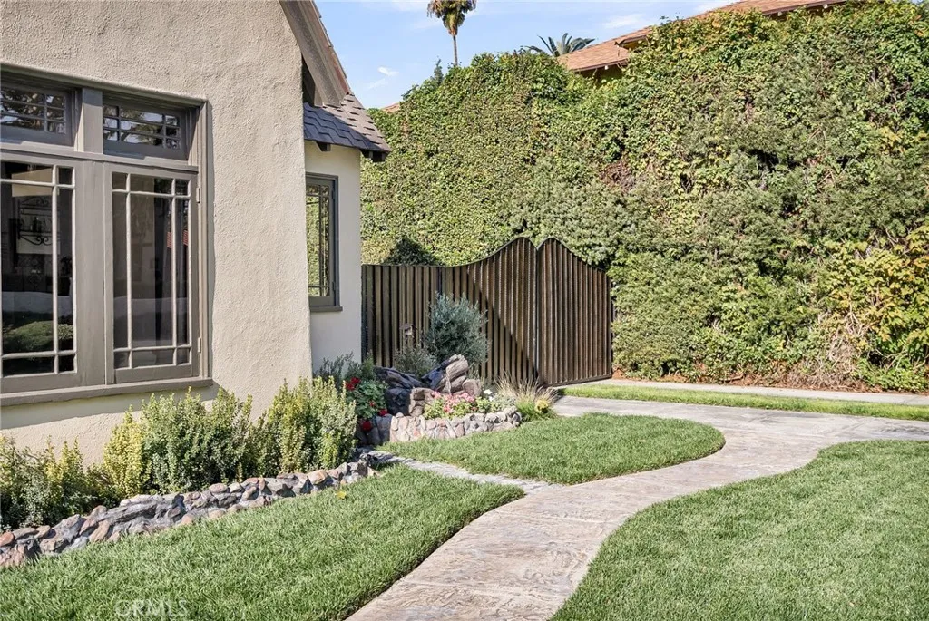 4721 Somerset, Riverside, California 92507 home-pic-58
