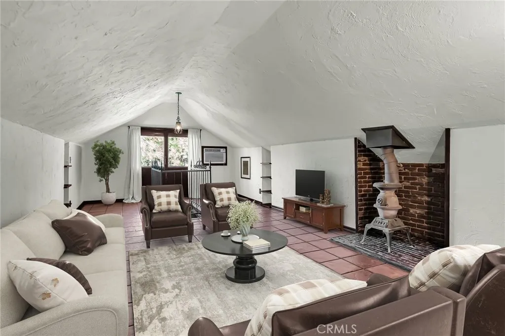 4721 Somerset, Riverside, California 92507 home-pic-37