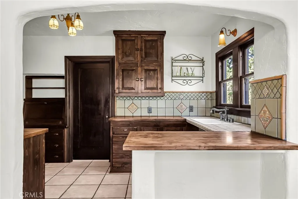 4721 Somerset, Riverside, California 92507 home-pic-18