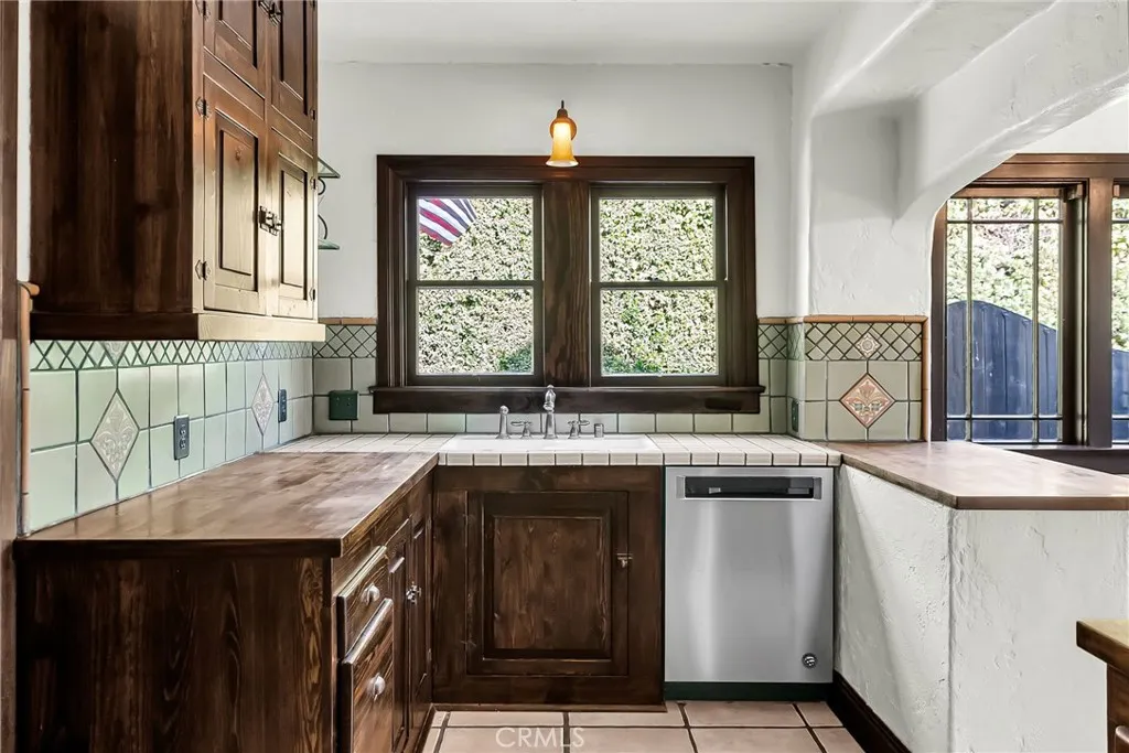 4721 Somerset, Riverside, California 92507 home-pic-21