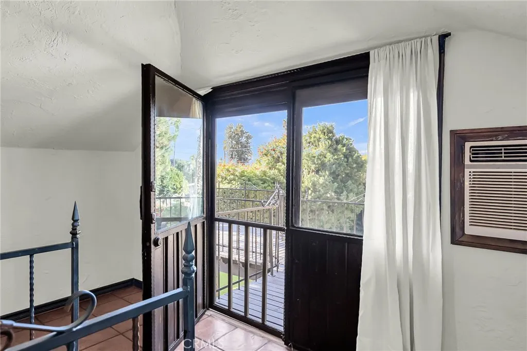 4721 Somerset, Riverside, California 92507 home-pic-43
