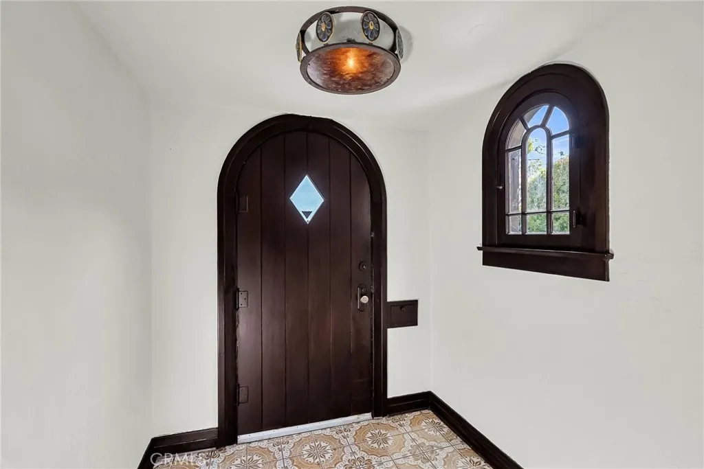 4721 Somerset, Riverside, California 92507 home-pic-4