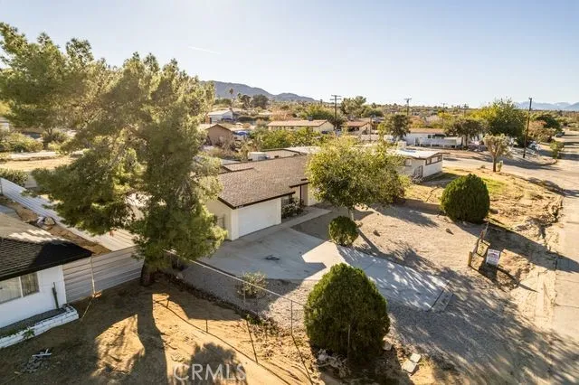 61593 Capilla, Joshua Tree, California 92252 home-pic-26