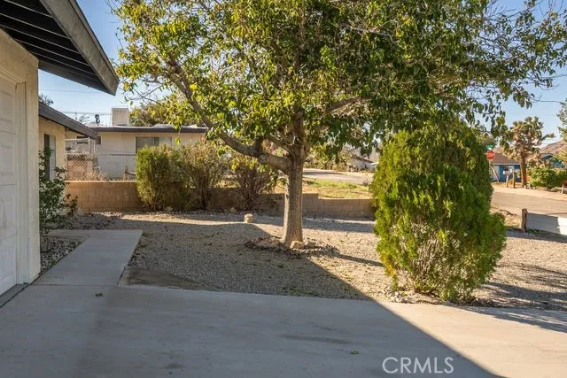 61593 Capilla, Joshua Tree, California 92252 home-pic-21