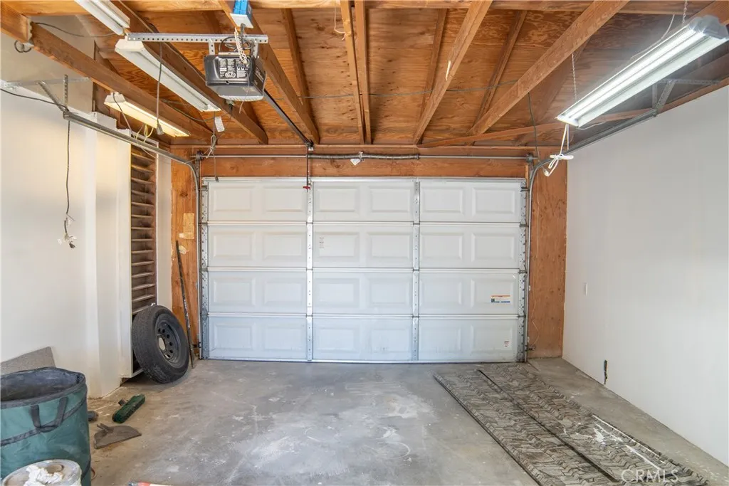 61593 Capilla, Joshua Tree, California 92252 home-pic-17