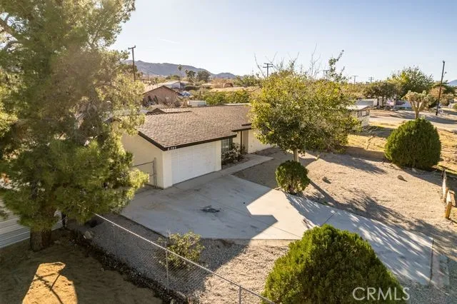 61593 Capilla, Joshua Tree, California 92252 home-pic-28