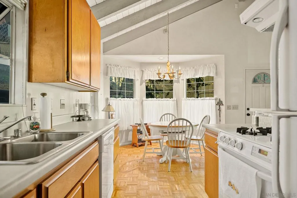 26582 Lake Forest Dr, Twin Peaks, California 92391 home-pic-14
