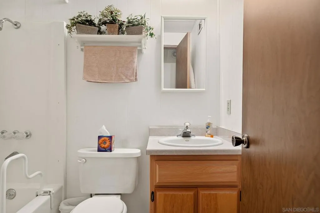 26582 Lake Forest Dr, Twin Peaks, California 92391 home-pic-23