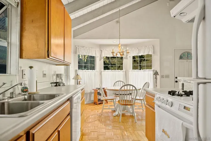26582 Lake Forest Dr, Twin Peaks, California 92391