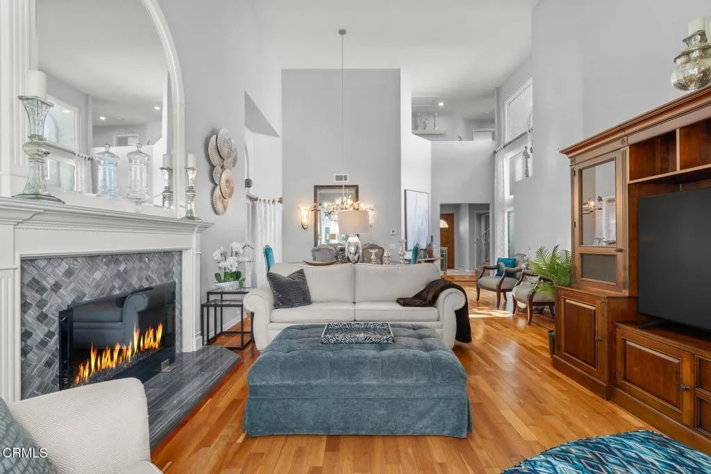 2112 Bermuda Dunes Place, Oxnard, California 93036 home-pic-8