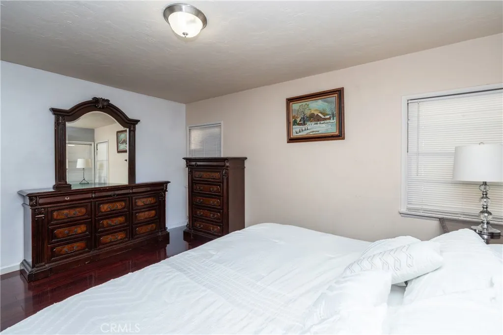 9421 Dearborn, South Gate, California 90280 home-pic-16