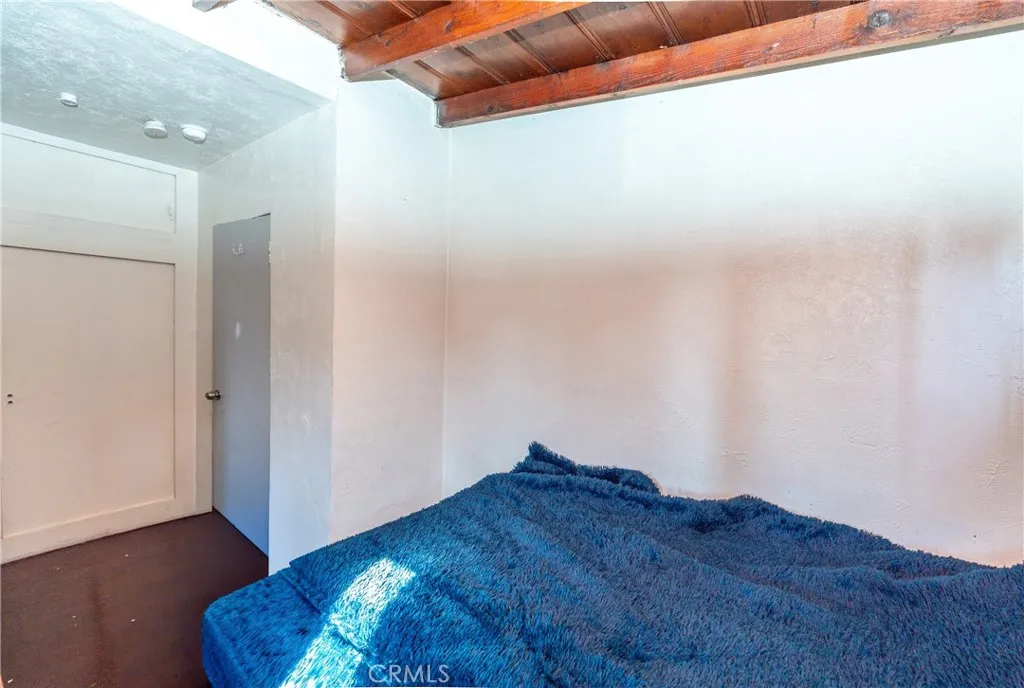 9421 Dearborn, South Gate, California 90280 home-pic-36