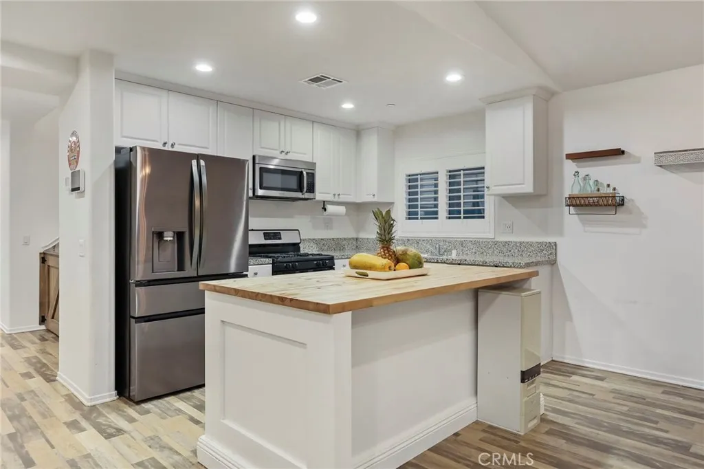29410 Meadow, Lake Elsinore, California 92530 home-pic-11