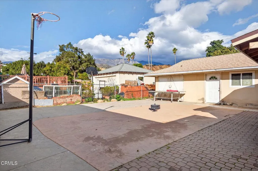 729 Ralph Way, Santa Paula, California 93060 home-pic-35