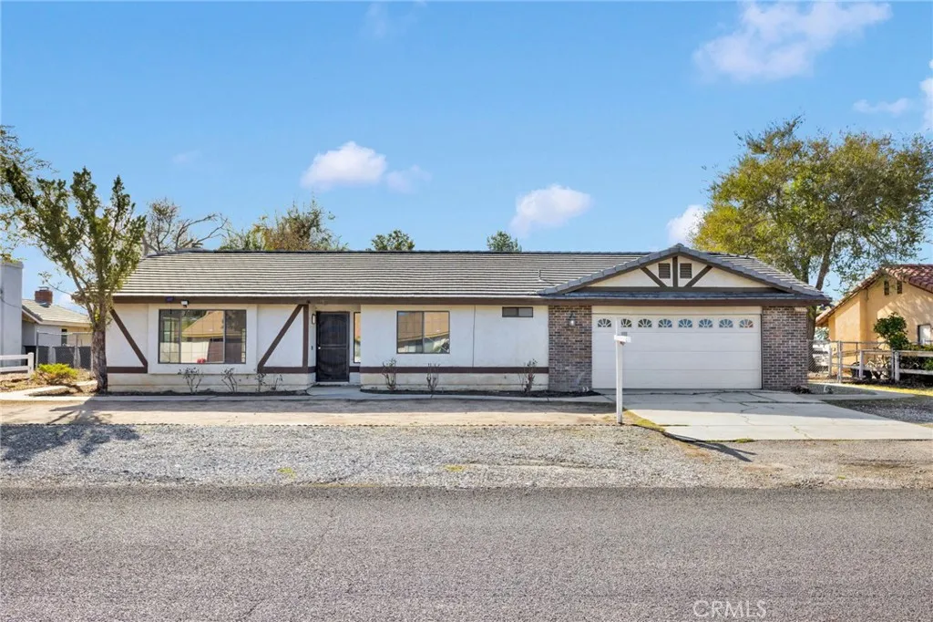 18037 Mondamon, Apple Valley, California 92307 home-pic-43