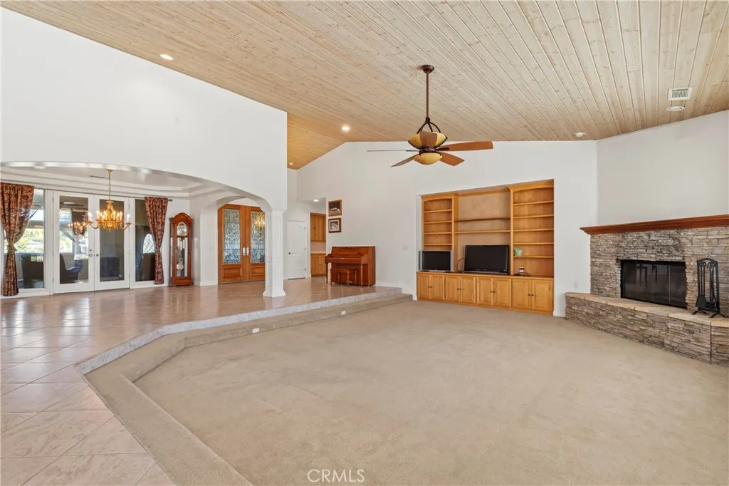 35751 Avenida La Cresta, Murrieta, California 92562 home-pic-17