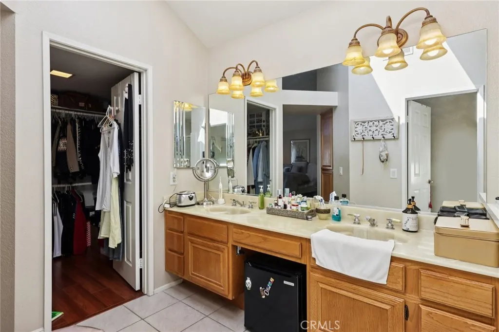 1214 Miller Court, Upland, California 91784 home-pic-33